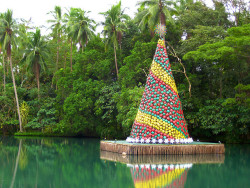 crunchiejunkie:  christmas parol tree by happy via on Flickr.