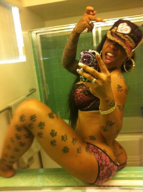 mrohso:  talk-that-talk-kee:  Tatted up !    Yeesh!