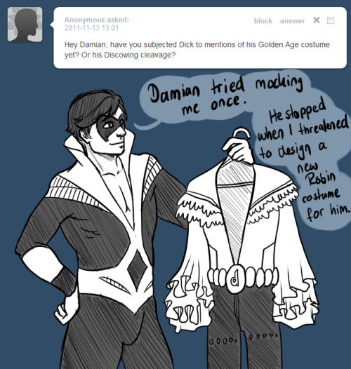 lusilly: justanothercomicgeek: cleromancy: discowing: lmao that robin costume is FAB the d on the be