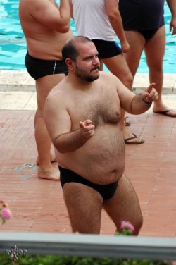 speedochubby:  wet and dancing