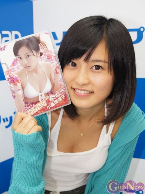 美少女ｷﾀ━━(Дﾟ(○=(ﾟ∀ﾟ)=○)Дﾟ)━━!!これはチェンジなし！17歳美少女の1stDVD発売！！ : ２ｃｈのむこうがわ…