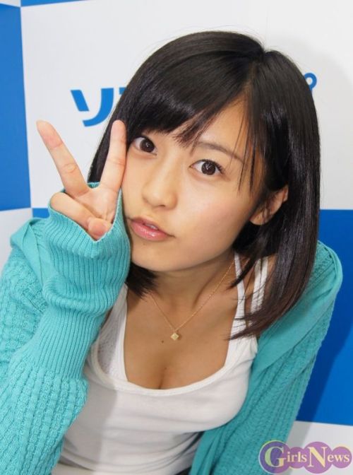美少女ｷﾀ━━(Дﾟ(○=(ﾟ∀ﾟ)=○)Дﾟ)━━!!これはチェンジなし！17歳美少女の1stDVD発売！！ : ２ｃｈのむこうがわ…