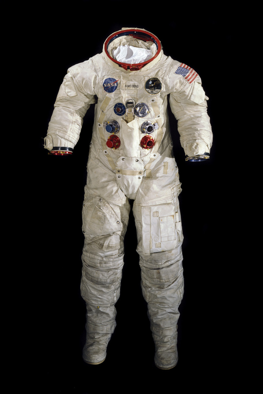 black-tangled-heart:  Evolution Of The Spacesuit All images taken fromÂ Spacesuits: