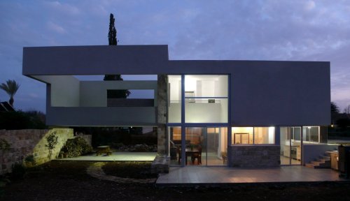 Hotel Villa /  Uri Cohen ArchitectsLocation: Yessod Hammala, Israel.