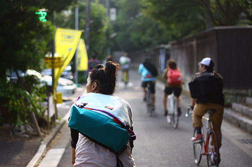 mathewnephews:  take2480:  Glossy photos of girls on bikes! - Page 25 - London Fixed-gear and Single