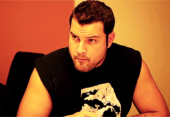 cub-buns:  Who’s this fuckn BABE of a man!!!!!!!!! Max Adler—-actor in Glee! 