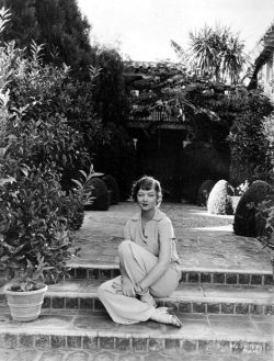 the-myrna-loy-blog:Myrna Loy at home, 1930’s