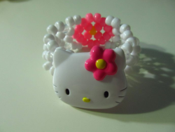 Cellularstrawberry:  Hello Kitty Cuff 