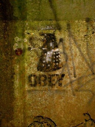 doctorwho:ObeyThis could be graffiti from “The Dalek Invasion of Earth.”  Very cool.