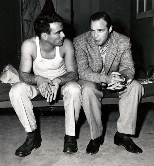 awesomepeoplehangingouttogether:  Montgomery Clift and Marlon Brando