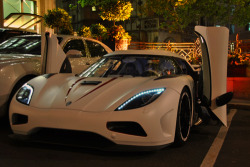 auerr:   Koenigsegg Agera R  