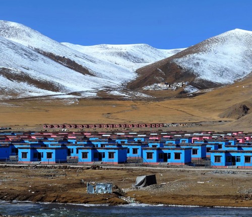 picturesoftheday: New houses being built for earthquake survivors stood in Yushu, Qinghai Province, 