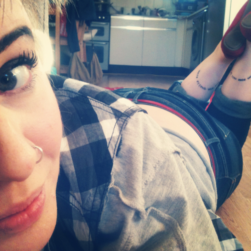 yespleasemeplease:  muffsandmojitos:  Hai guise, this is me today.  <3 