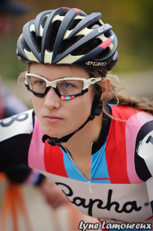 cyclocrosshotties:  I like the idea of these glasses, but they just look weird. Julie Krasniak at US