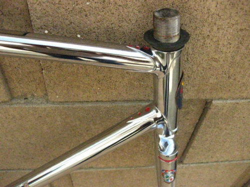 coffeeandbikes: These bikes are so beautiful. Look at those lugs.This one is on eBay, too.