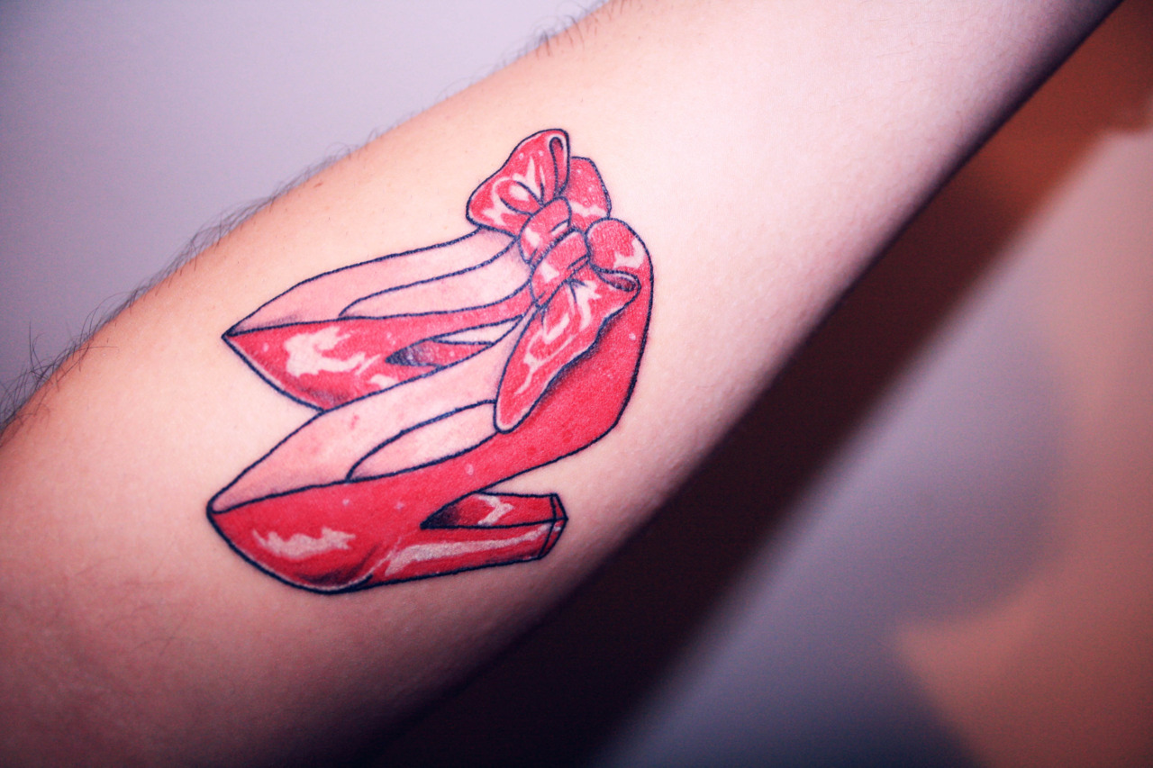 8 Sparkly  Magical Ruby Red Slippers Tattoos  Tattoodo