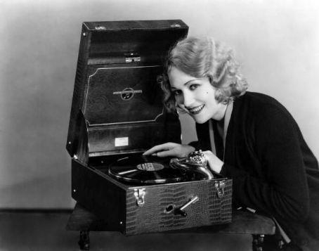 cosmosonic:  Edwina Booth 