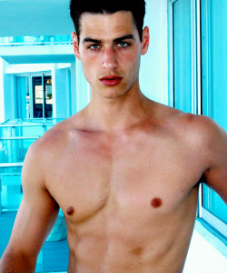 flesh-addicted:  Matthew Coatsworth 