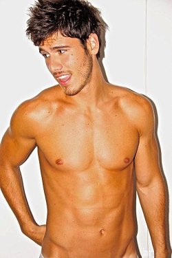 troyisnaked:  LUCAS BERNARDINI 