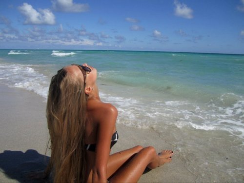 toned-tanned-tides: beach-b-l-o-n-d-e-s:  active summer blog, following back summer/tropical/ocean b