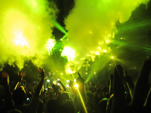 princessnumberthree:  Porter Robinson & Tiesto at the JLC, London ON. Green is one of my favourite colours.  <3 