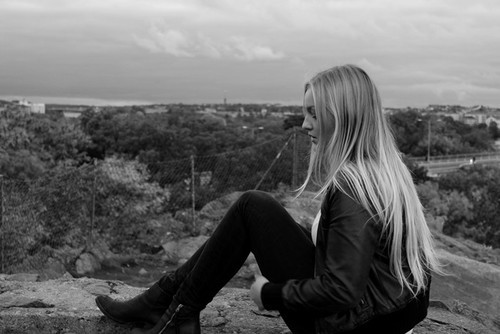 ultima-tentativa:  Aprenda, nada vai cair do céu e isso é fato. (ultima-tentativa) 