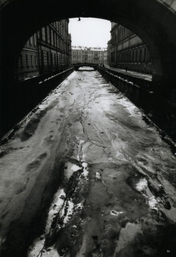 firsttimeuser:  Robert Lebeck. A frozen canal,