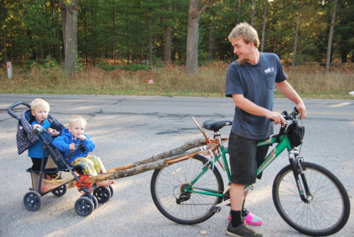 swallowbicycleworks: SEEN ON THE ROAD: This creative idea is still in its “prototype” stage…