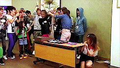 jenny96:  ☆ Sunny’s reaction when a guy ripped his pants ㅋㅋㅋ 