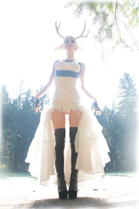 gay-isnt-an-emotion-ghirahim:  internetfeet:  in-ictu-oculi:  steampunkxlove:  The new “White Buck” dress from Steampunk Couture. It comes with the leggings and bust accentuating harness. I love it!    just this whole outfit is gorgeous  dude WANT