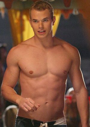 Kellan lutz emmett cullen