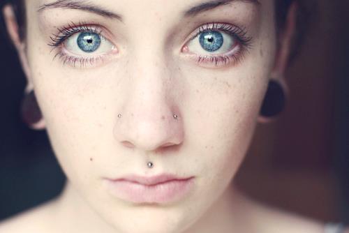 piercingprincess:  Double nostril, medusa and plugs. piercingprincess.tumblr.com/