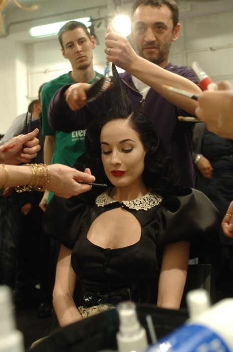 hellyeahditavonteese:  getting all dolled up