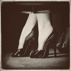 hoodoothatvoodoo:  Killer Heels               