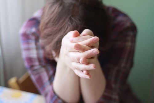  Não é tristeza não. Às vezes é assim mesmo, você não acorda legal e só espera