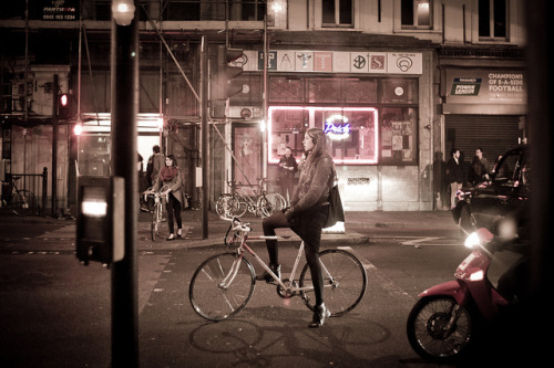 soulstatic: girls on bikes