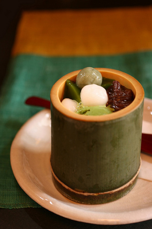 (via Mellow Monk&rsquo;s Green Tea Blog: Wagashi, traditional Japanese sweets)