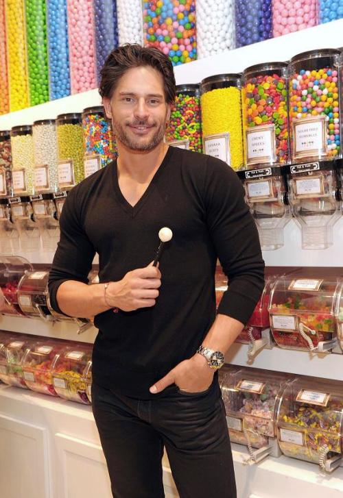 I would like to lick this man&rsquo;s lollypop.  And by lollypop I mean the one in his pants.
