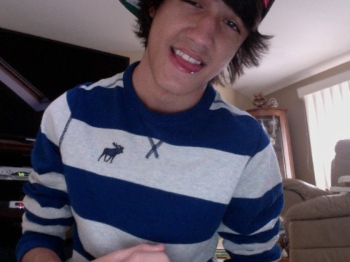 thissnigguh:  thissnigguh:  Tongue ring - Lovin’ me d0o0wn  oh.