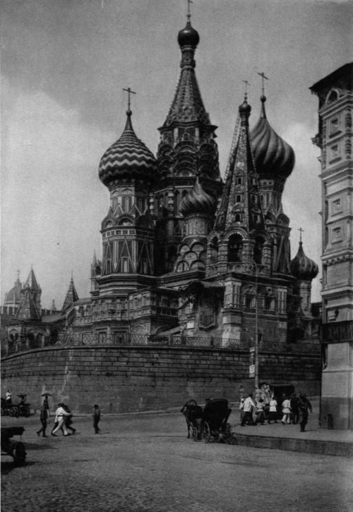 zolotoivek: The Cathedral of St. Basil, 1928.