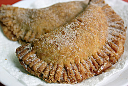 foodwhore:  Deep Fried Apple Pies 