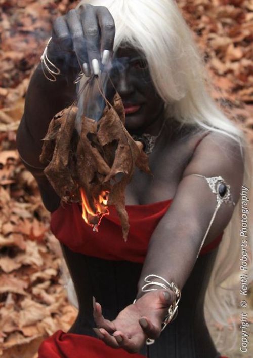 Drow cosplay