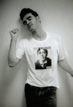 bandsinbandtees:  Morrissey of The Smiths