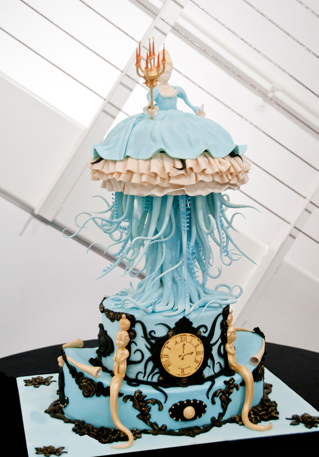 rayrayslife:  archiemcphee:  Dante Nuno of Fire and Icing made this extraordinarily