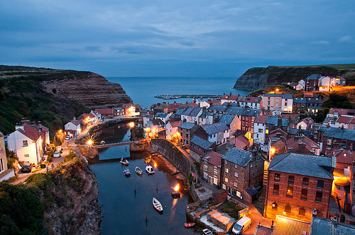 allthingseurope:Staithes, England(by Vaidas M)