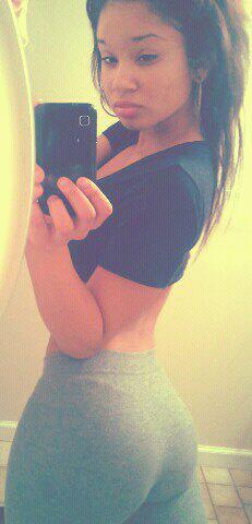 shesbombb:  http://blasiancruz.tumblr.com/ 