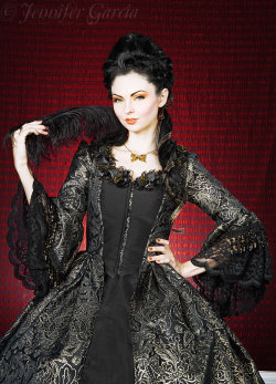 hermaphroditeseverywhere:  shinjukusecretarydreams:  Romantic Threads creates unbelievably beautiful period gowns.  As soon as the sites opens you will immediately want everything!  They have the Mina dress from Coppala’s Dracula and the black gown