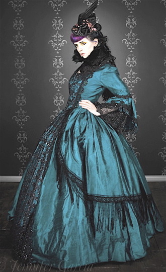 hermaphroditeseverywhere:  shinjukusecretarydreams:  Romantic Threads creates unbelievably beautiful period gowns.  As soon as the sites opens you will immediately want everything!  They have the Mina dress from Coppala’s Dracula and the black gown