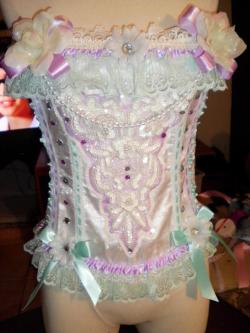 liketofreak:  framptastic:  Corset for Anissa