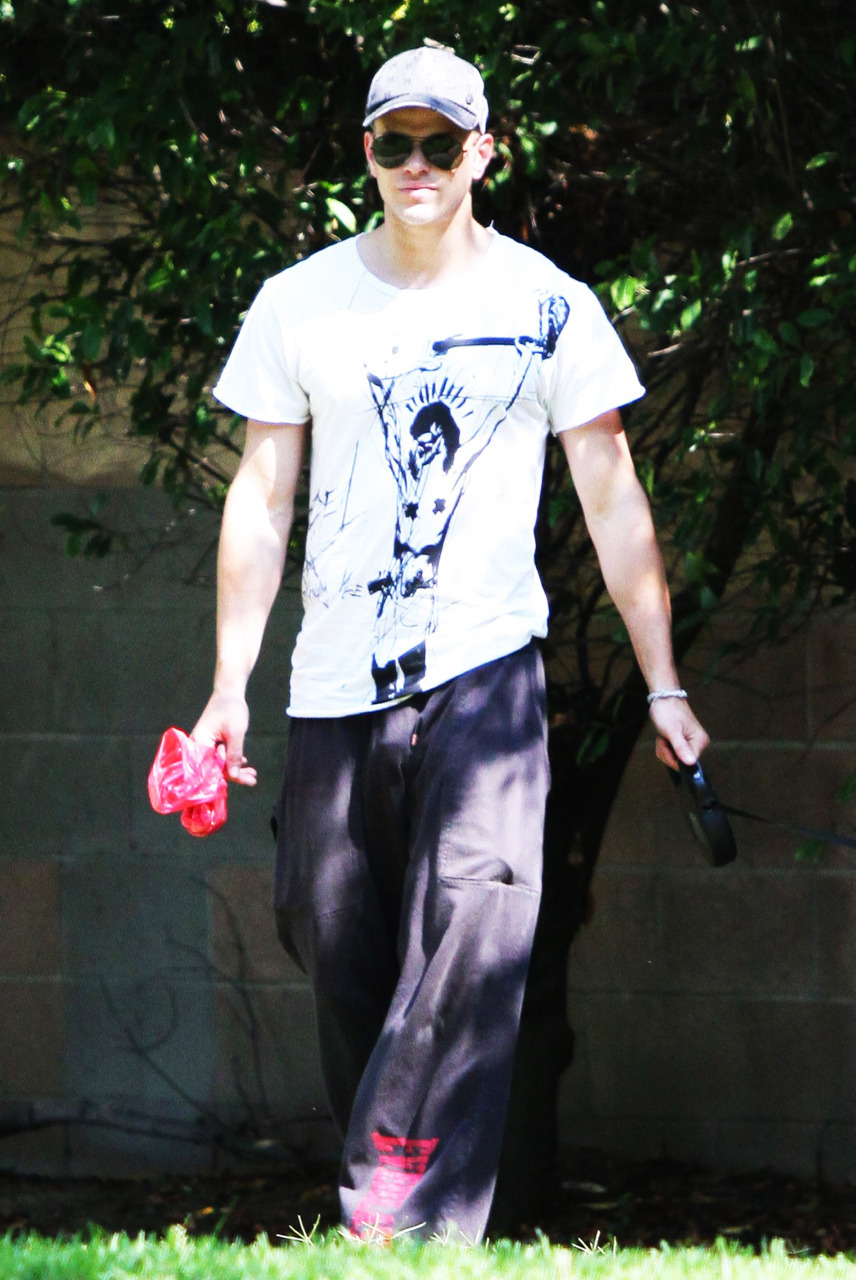 Kellan Lutz.
